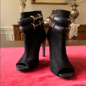 SCHUTZ Peep Toe Booties Ankle Boots w detail 37